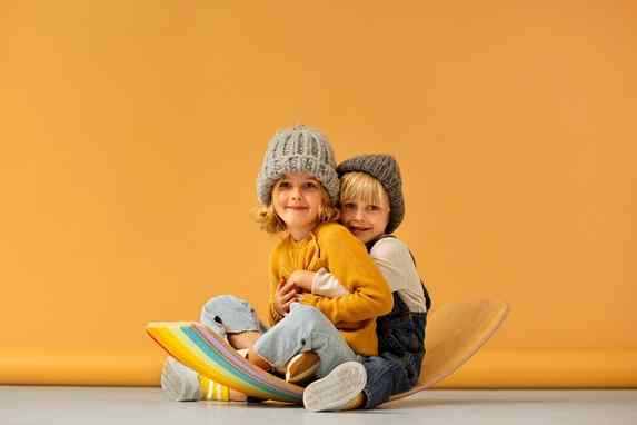 Какие предметы чаще всего глотают малыши: врачи назвали самые опасные