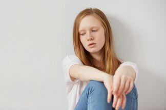 Живу в соцсети — синдром FOMO у детей и подростков. Памятка для родителей от психолога
