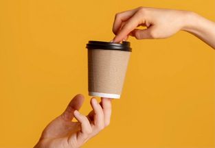 Белорусские ученые создали экоупаковку. Подойдет и для стаканчиков с кофе