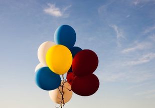Минприроды предложило выпускникам заменить вредную для экологии традицию отпускать шары