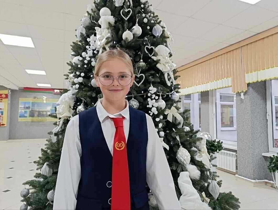 Шестиклассница из Витебска стала переводчиком и помогла спасти пассажира на борту самолета