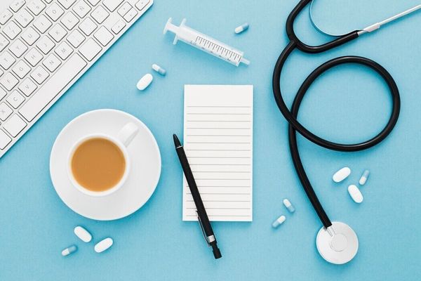 Как работают поликлиники и куда обращаться в праздники с 1 по 7 января