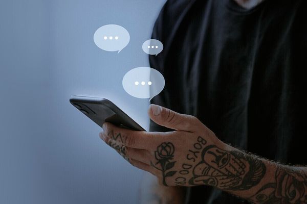 ChatGPT предупредит близких, если человек начнет говорить о суициде