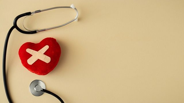 Минздрав опубликовал график работы поликлиник и больниц в ноябрьские выходные