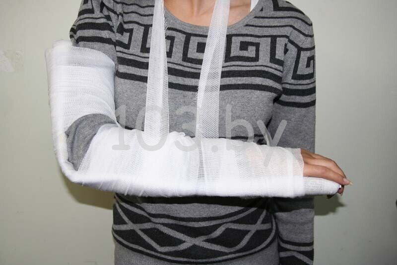 наложение шины при переломе руки6.JPG наложение шины при переломе руки6.JPG