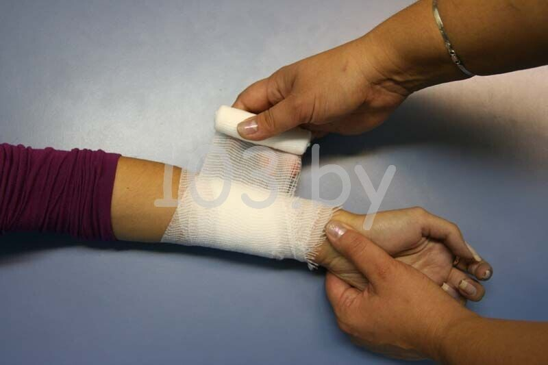 Наложение перевязочного пакета6.JPG