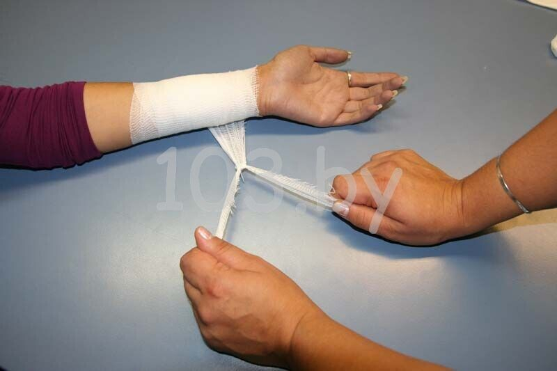 Наложение перевязочного пакета10.JPG