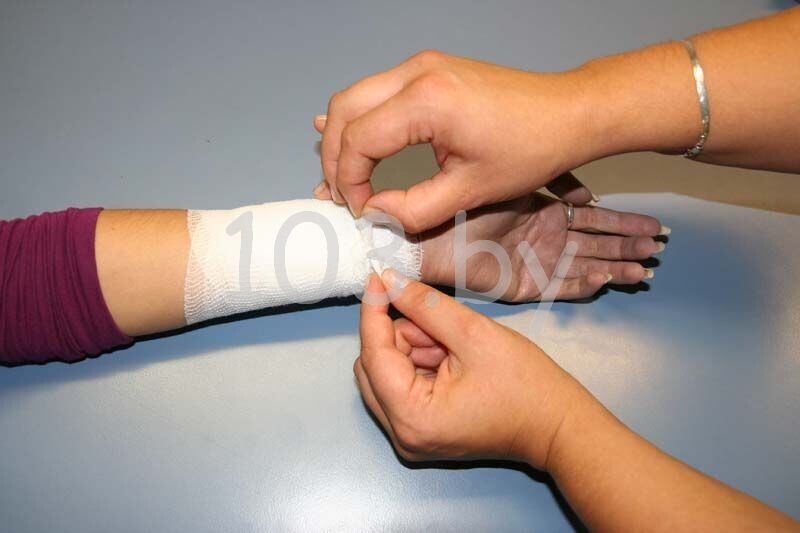 Наложение перевязочного пакета11.JPG