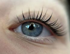 Салон красоты Шевелюра, Ламинирование ресниц - фото 1