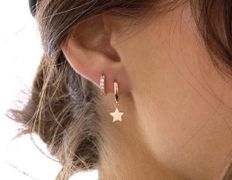 Салон красоты Paris (Париж), Прокол ушей - фото 1