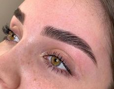 Салон красоты Pavlin Немига (Павлин), Коррекция, окрашивание бровей - фото 4