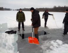 null Коттедж на озере Должа, Погружение дайверов на нашем озере - фото 2