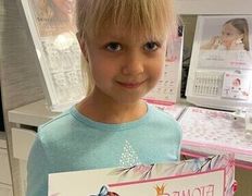 null Студия пирсинга на Притыцкого, Прокол ушей - фото 1