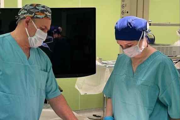 В Беларуси провели уникальную операцию ребенку с раком кости: применили новую технологию