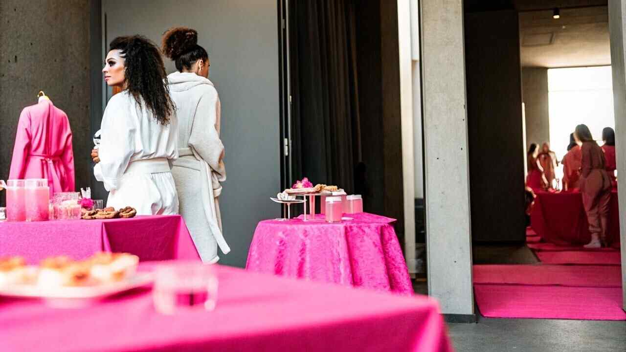 Присоединяйтесь к грандиозному событию этой осени — OLLIN PINK HAIR SHOW!