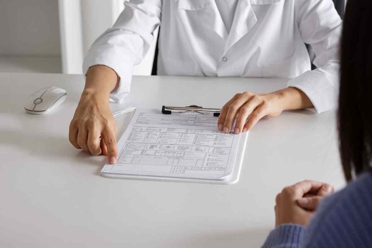 Сколько платят по больничному ИП: в Минтруда объяснили правила и суммы