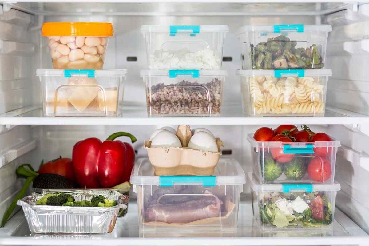 Сколько хранятся продукты в холодильнике: когда еду пора выбрасывать