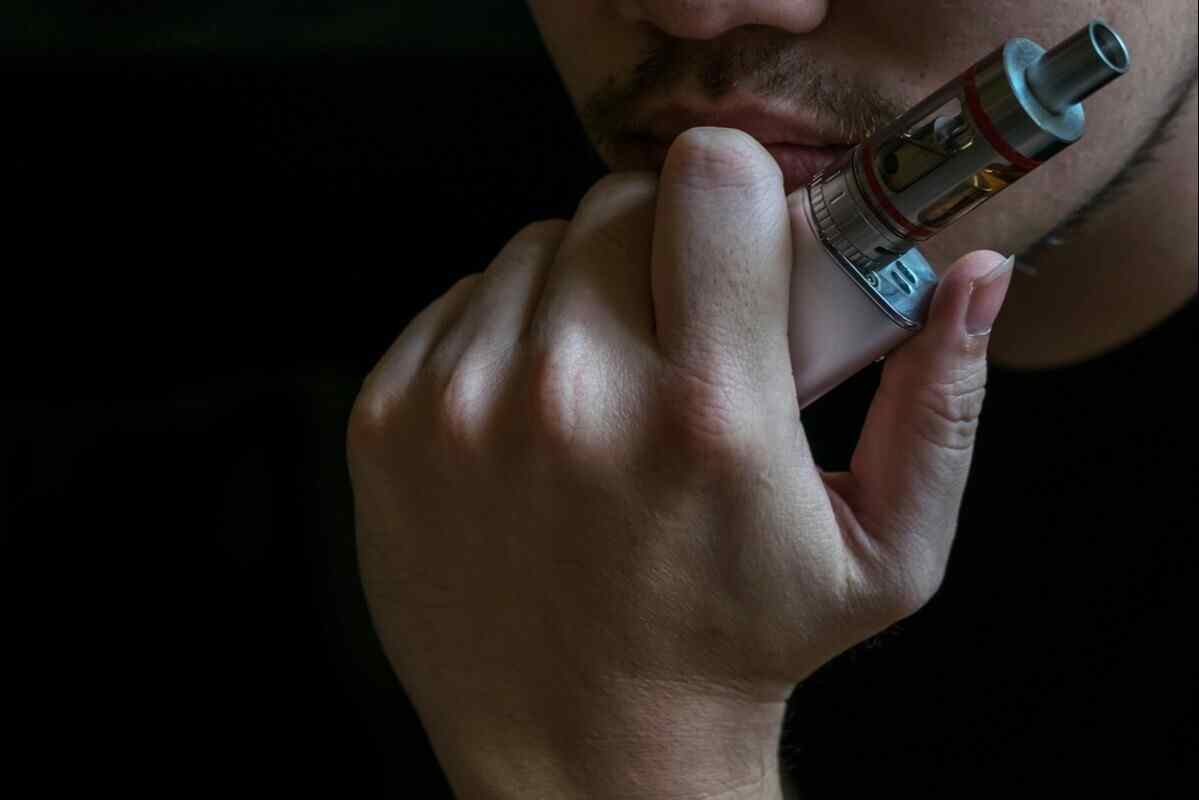 Вейпы оказались опаснее, чем думали: белорусские медики нашли признаки фиброза у студентов