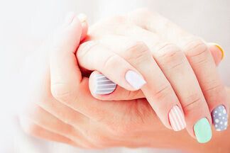 Долговременный маникюр и  педикюр: модные тенденции лета 2016 года