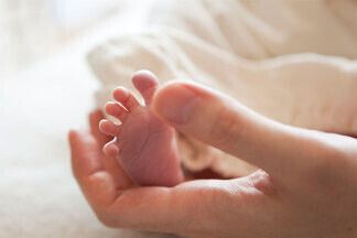 Даже у здоровых родителей может родиться ребенок с нарушениями. Врач-генетик о том, как этого избежать